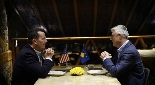 Grenell: Është turp që Thaçi ende mbahet në paraburgim
