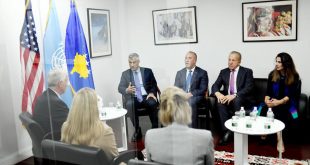 Kryetari i Kosovës, Hashim Thaçi, me delegacionin e tij kanë biseduar me senatorin amerikan, Ron Johnson