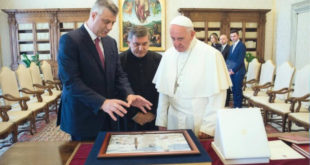 Kryetari i Kosovës, Hashim Thaçi, sot do të udhëtojë për në Vatikan, ku të enjten do të pritet nga Papa Françesku