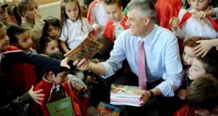 Kryetari i vendit, Hashim Thaçi, ka uruar të gjithë nxënësit dhe mësimdhënësit me rastin e vitit të ri shkollor