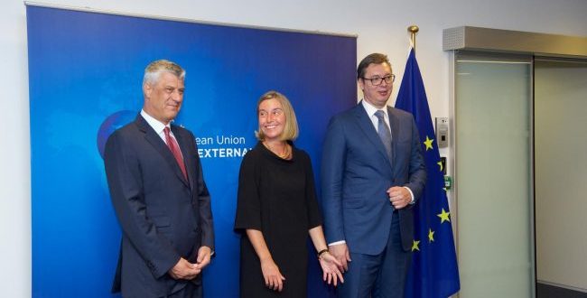 “Der Tagesspiegel”: Federica Mogherini ka nxitur planet e rrezikshme për shkëmbimin e territoreve mes Serbisë dhe Kosovës