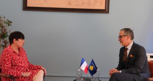 Ministri i Shëndetësisë Arben Vitia pret në takim sot ambasadoren e Francës në Kosovë, Marie-Christine Butel