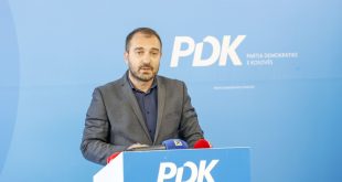 PDK kërkon dorëheqjen e ministres së Arsimit për shkak të shtyrjes së sërishme të fillimit të vitit shkollor