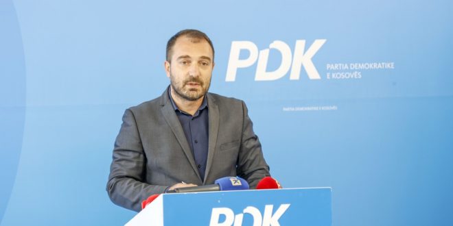 PDK kërkon dorëheqjen e ministres së Arsimit për shkak të shtyrjes së sërishme të fillimit të vitit shkollor