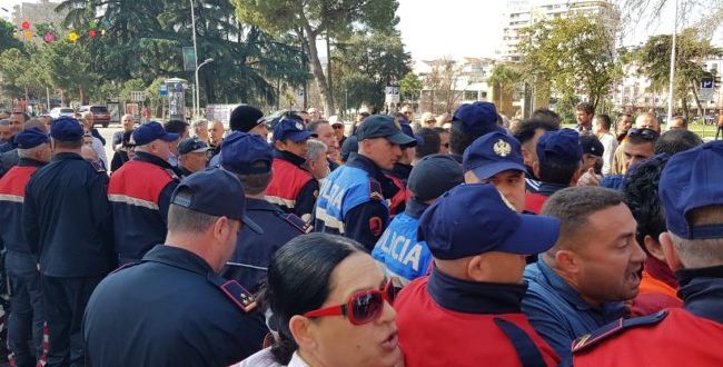 Opozita në Shqipëri do të zhvillojë sot protestën e radhës me qëllimin e rrëzimit të dhunshëm të qeverisë