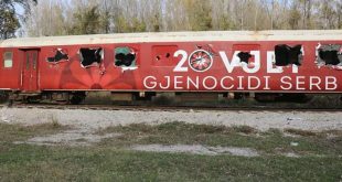 Treni i vendosur në Bllacë, nga Qeveria e Kosovës, në kujtim të 20-vjetorit të ikjes nga Kosovës është shkatërruar