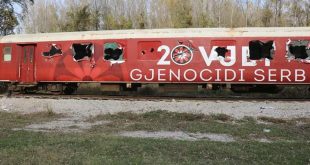 Treni i vendosur në Bllacë, nga Qeveria e Kosovës, në kujtim të 20-vjetorit të ikjes nga Kosovës është shkatërruar