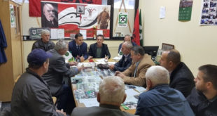 Ministri Lluka takon minatorët e kombinatit “Trepça”, këkon nga ta t'i kthehen punës së nuk ka rritje të pagave