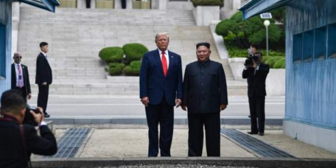 Donald Trump u bë kryetari i parë i SHBA-ve që shkeli në Korenë e Veriut pas takimit me Kim Jong-un