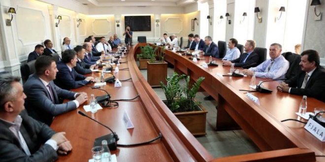 Ka përfunduar tryeza me partitë politike e cila është thirrur nga Lidhja Demokratike e Kosovës