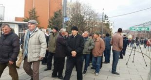 Ish-punëtorët e Fabrikës së Tubave sot do të protestojnë para Qeverisë së Kosovës
