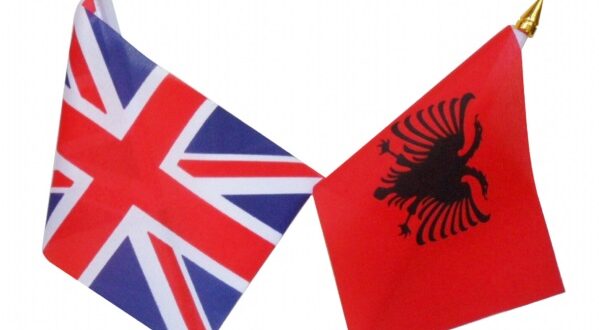 Konferenca shkencore në Tiranë, trajton lidhjet emarrëdhëniet mes Shqipërisë e Mbretërisë së Bashkuar në 100 vjetorin e tyre