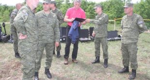 Ministri i Mbrojtjes, Anton Çuni, vizitoi deminerët e FSK-së në Babaj të Bokës