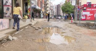 Banorët e rrugës “Muharrem Fejza” protestojnë sot për shkak të vonesave të punimeve dhe për gjendjen e rrugës