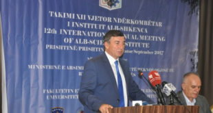 Në Prishtinë po mbahet konferenca e organizuar nga Instituti i studiuesve shqiptarë “Alb Shkenca”