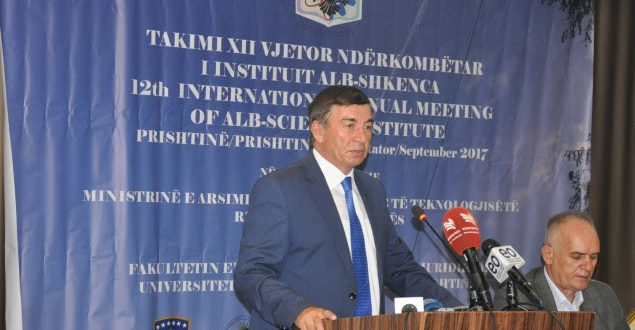 Në Prishtinë po mbahet konferenca e organizuar nga Instituti i studiuesve shqiptarë “Alb Shkenca”