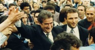 Izet Haxhia: Si dhe pse u zhduk Remzi Hoxha nga regjimi i Sali Berishës
