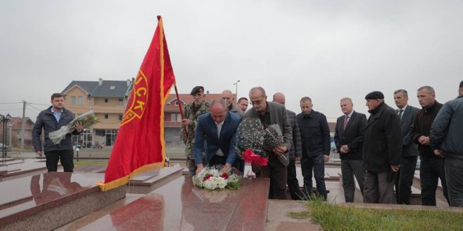 Sot në Ferizaj është përkujtuar dëshmori i kombit, Uran Tinova në 20 vjetorin e rënies së tij në altarin e lirisë