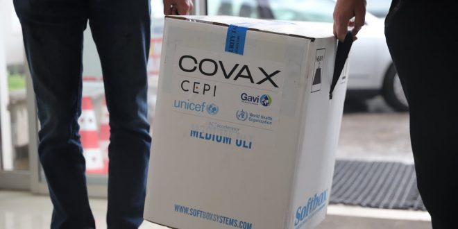 Sot në Prishtinë arrin dërgesa e parë e vaksinave nga Amerika, një kontingjent prej 35 mijë e 100 dozave