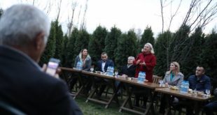 Kandidatja e PDK-së, për kryetare të Mitrovicës, Valdete Idrizi ka dhënë mesazh për qytetarët me rastin e fillimit të fushatës zgjedhore