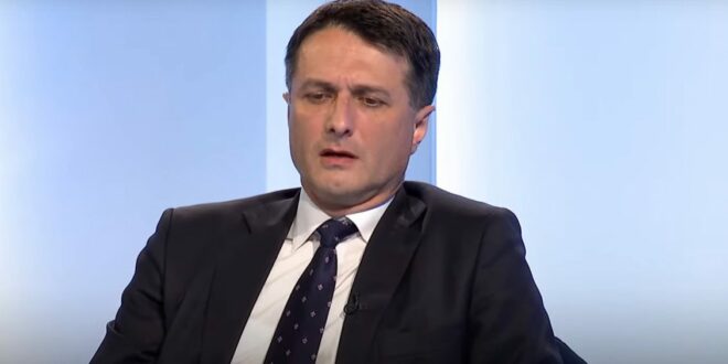 Valon Murati: Zhvillimet në veri të vendit janë pjesë e një loje politike në mes të Albin Kurtit dhe Aleksandar Vuçiqit