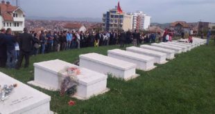 Me homazhe dhe aktivitete të ndryshme përkujtohen Dëshmorët e Prishtinës