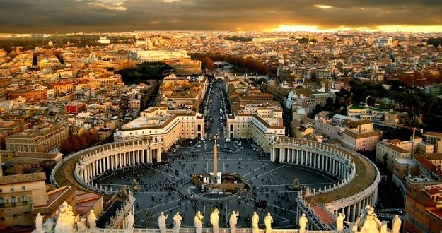 Kryeministri Hoti sot do të qëndrojë për vizitë zyrtare në Vatikan ku do të pritet Kardinali Pietro Paroli