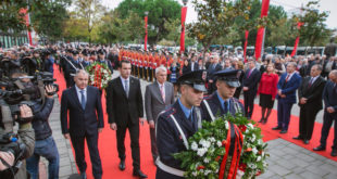 Sot në Tiranë u shënua zyrtarisht 73-vjetori i çlirimit të Shqipërisë nga pushtuesit nazifashistë