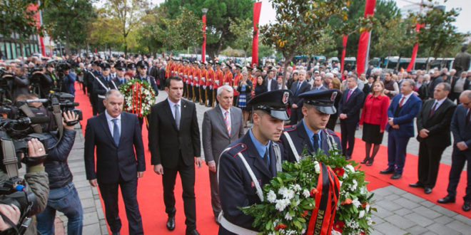 Sot në Tiranë u shënua zyrtarisht 73-vjetori i çlirimit të Shqipërisë nga pushtuesit nazifashistë