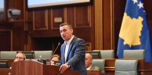 Veseli - Kurtit: Ti dhe gjysma e ministrave tuaj të prezantuar gjithmonë keni kërkuar burg për çlirimtarët e Kosovës