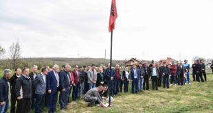 Kryekuvendari, Kadri Veseli nderon martirët e vrarë në Poklek e Çikatovë të Drenasit