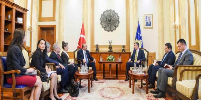 Çavusoglu: Turqia përcjell me vëmendje zhvillimet në Kosovë dhe do të ofroj përkrahje edhe në të ardhmen