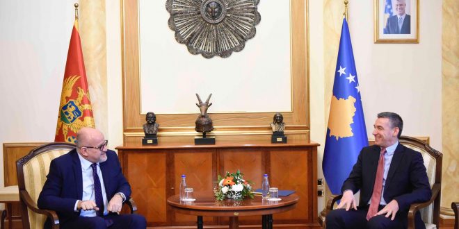 Kryetari i Kuvendit të Kosovës Kadri Veseli ka pritur në takim ministrin e Jashtëm të Malit të Zi, Srdjan Darmanoviq
