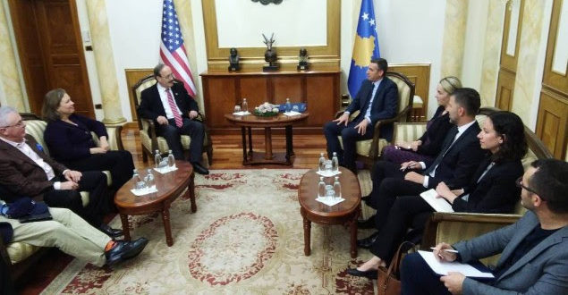 Kryetari i Kuvendit, Kadri Veseli, ka pritur në një takim kongresmenin amerikan dhe mikun e madh të Kosovës, Eliot Engel