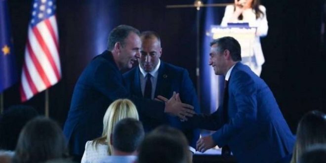 Tre partnerët e koalicionit qeveritar Kadri Veseli, Ramush Haradinaj e Fatmir Limaj do të takohen sot gjatë ditës