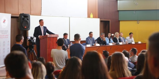 Kryekuvendari Veseli zbulon se UÇK-ja qenka formuar në Fakultetin Juridik të Prishtinës