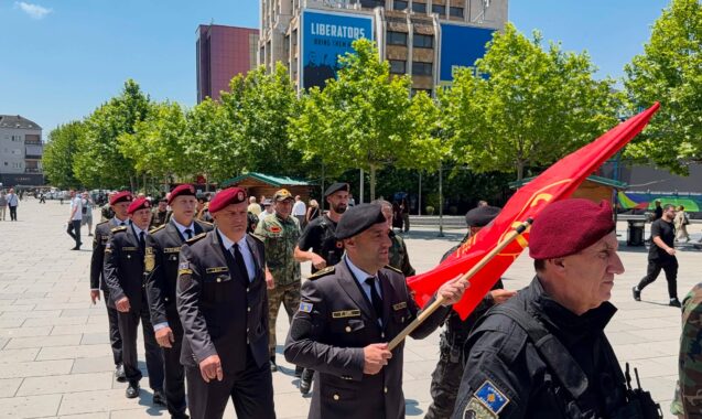 Veteranët në marshin e UÇK së kërkojnë nga Specialja lirimin e strategëve të lirisë