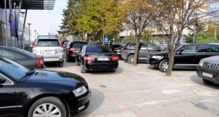 Autoshkolla Online: Për shumë kohë qytetarët janë përballur me sfidën e parkimit gjatë lëvijes në kryeqytet me veturë