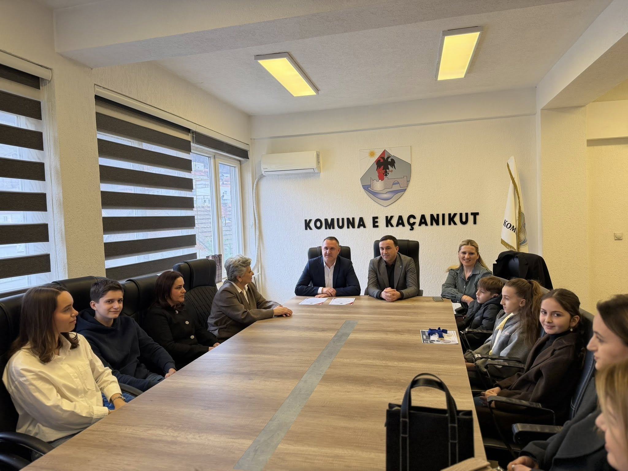 Nxënës nga Komuna e Kaçanikut u pritën në takim nga kryetari Sabedin Vishi