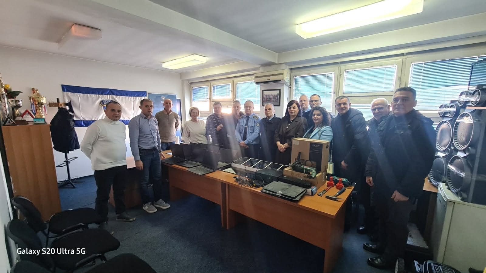 Zbardhet rasti i vjedhjeve dhe pajisjet ju kthehen shkollave