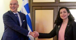 Ministri grek, Nikos Dendias “fshin” hartën e Kosovës në foton e publikuar me Vjosa Osmanin