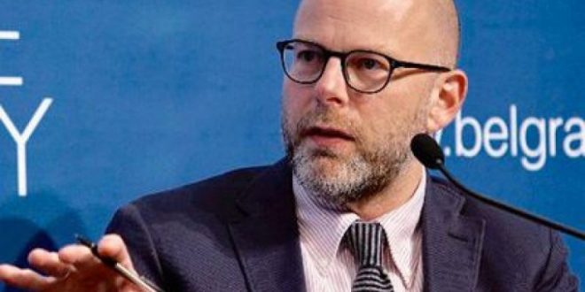Toby Vogel: Udhëheqësit serbë përfundimisht duhet t'u tregojnë qytetarëve të tyre se kanë humbur Kosovën që 20 vjet