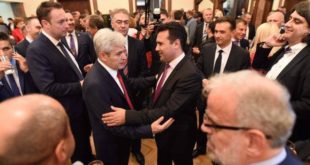 Me 62 vota për, 5 abstenime, 44 kundër, Kuvendi i Maqedonisë ka votuar Qeverinë e re të kryeministrit, Zoran Zaev
