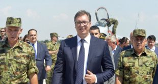 Aleksandar Vuçiq ka marrë pjesë në pranim-dorëzimin e dy avionëve luftarakë rusë Mig 29, në Batajnicë