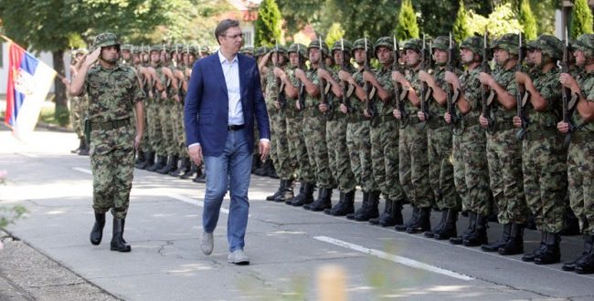 A. Vuçiq, mori vendim që të heqë gjendjen e gatishmërisë më të lartë luftarake të ushtrisë serbe