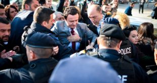 Deputetëve: Albin Kurti, Albulenë Haxhiu dhe Donikë Kadaj-Bujupi u caktohet nga një muaj paraburgim