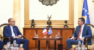 Kryetari i Kuvendit të Kosovës, Kadri Veseli, ka pritur sot në takim kryesuesin e Grupit të Miqësisë Francë-Kosovë