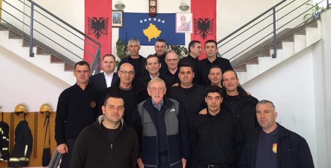 Ish-ambasadori i OSBE-së, William Walker, sot ka vizituar Brigadën e Zjarrfikjes dhe Shpëtimit në Prishtinë