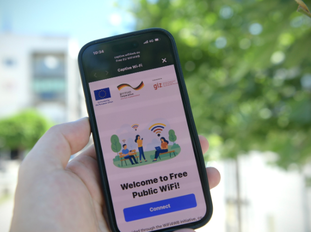 Mbi 1 1 milion lidhje në Wi Fi falas në Kosovë  projekti shtrihet në 33 komuna