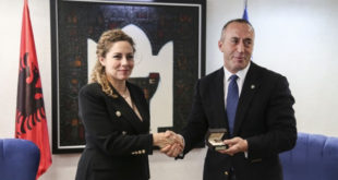 Ministrja shqiptare e Mbrojtjes Olta Xhaçka: Shqipëria do ndihmojë Kosovën në anëtarësim në organizata ndërkombëtare